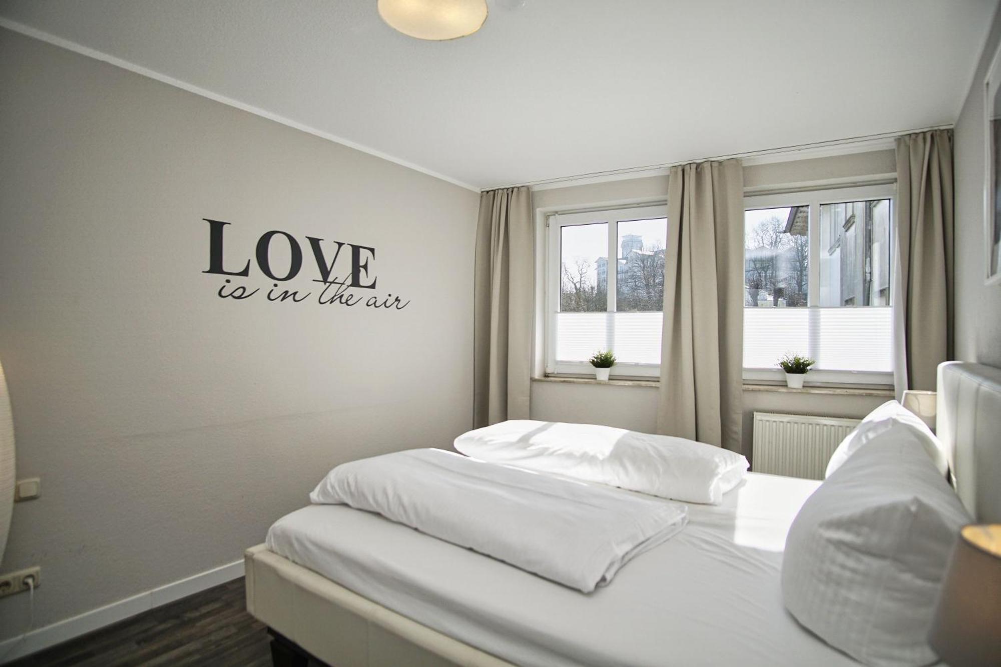 Ostseeurlaub-Goehren Ferienwohnung Sanddollar Im Haus Strandeck Exterior foto